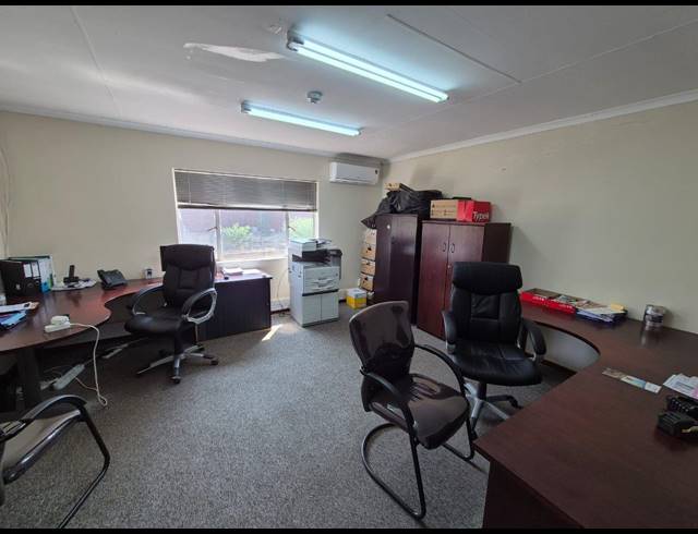 1,586M² WAREHOUSE TO LET IN ROODEKOP